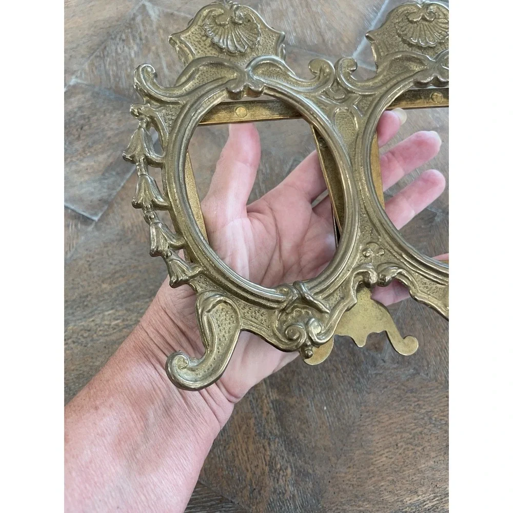 Vtg  Brass Victorian Ornate Picture Frame Tabletop Double Easel Stand 8x9